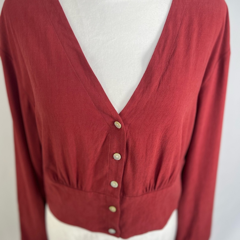 NEW / Madewell v-Neck button up shirt - Picture 2 of 7